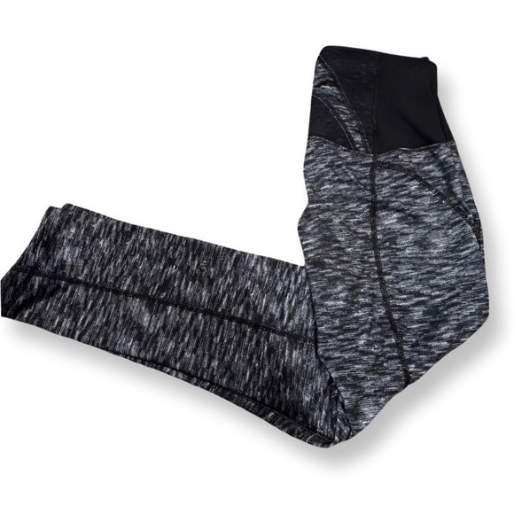 Lululemon exquisite crop dramatic static white black / black - Picture 4 of 14